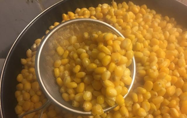 创造与魔法|“老坛玉米”加工一下再用，钓鱼效果真好，鲤鱼一条接一条咬钩