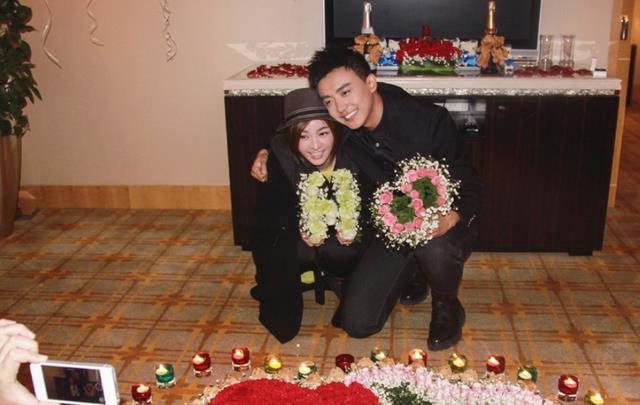 李晟|李晟:因戏结缘嫁给“尔康”,结婚生子如今生活幸福,家庭美满