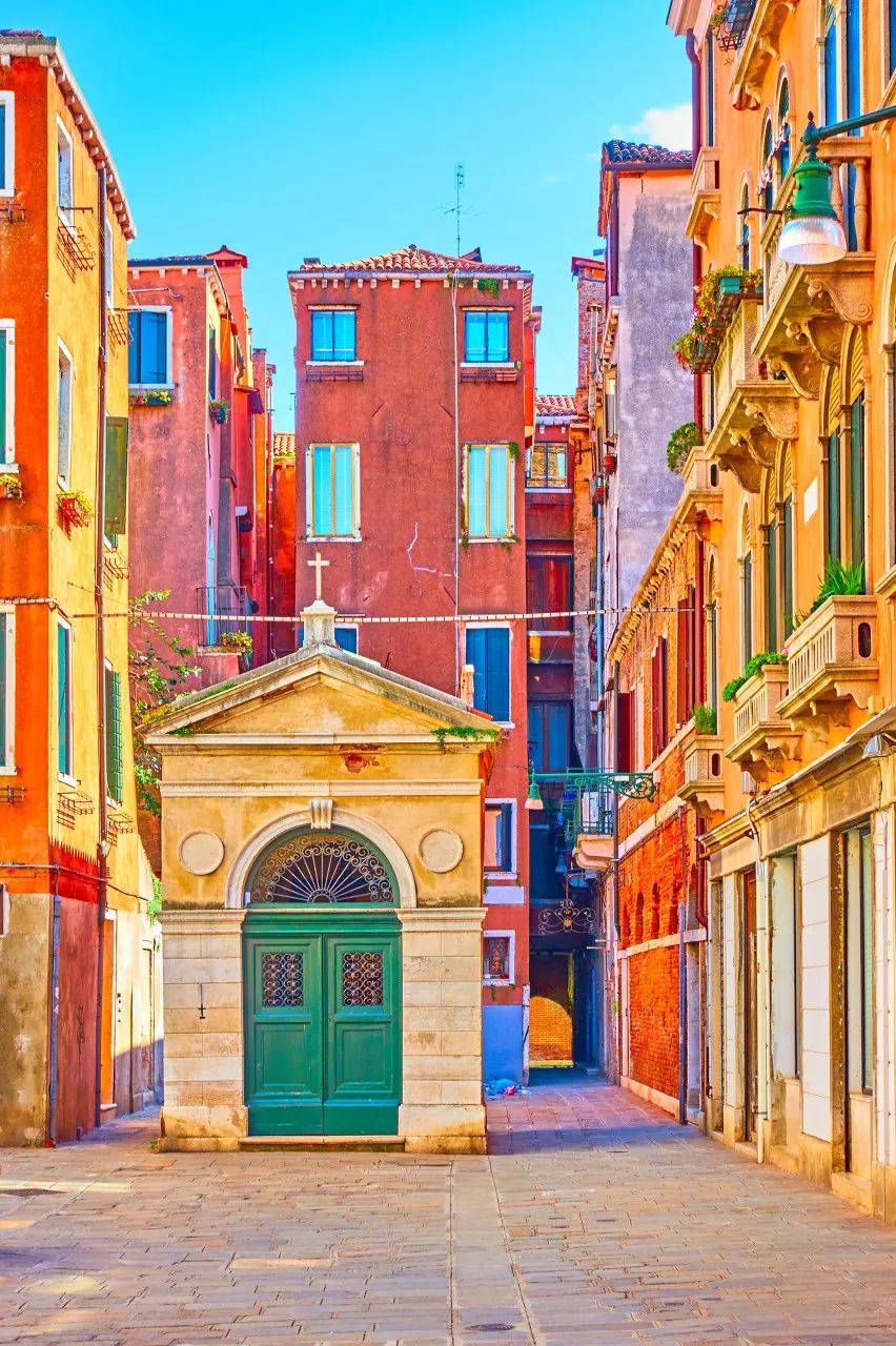 威尼斯|这座没有汽车，出门靠划船的城市，2050年或将成为“鬼城”？