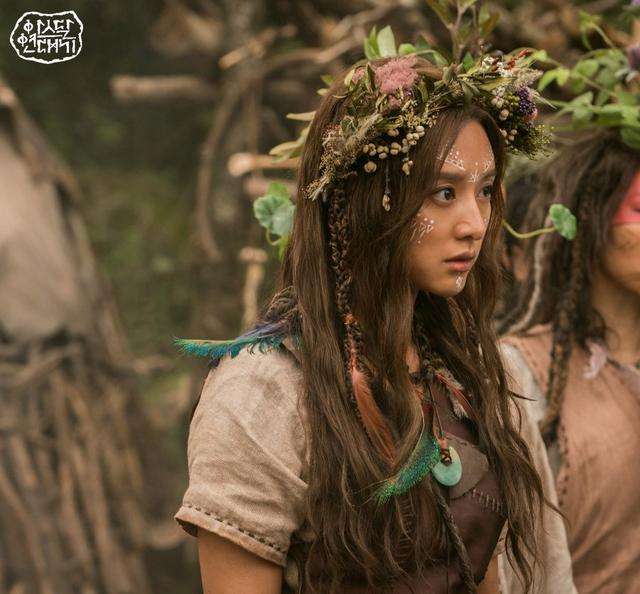 金秀贤|金智媛新剧与金秀贤饰夫妻 16岁被星探发掘入行 三流之路助其爆红