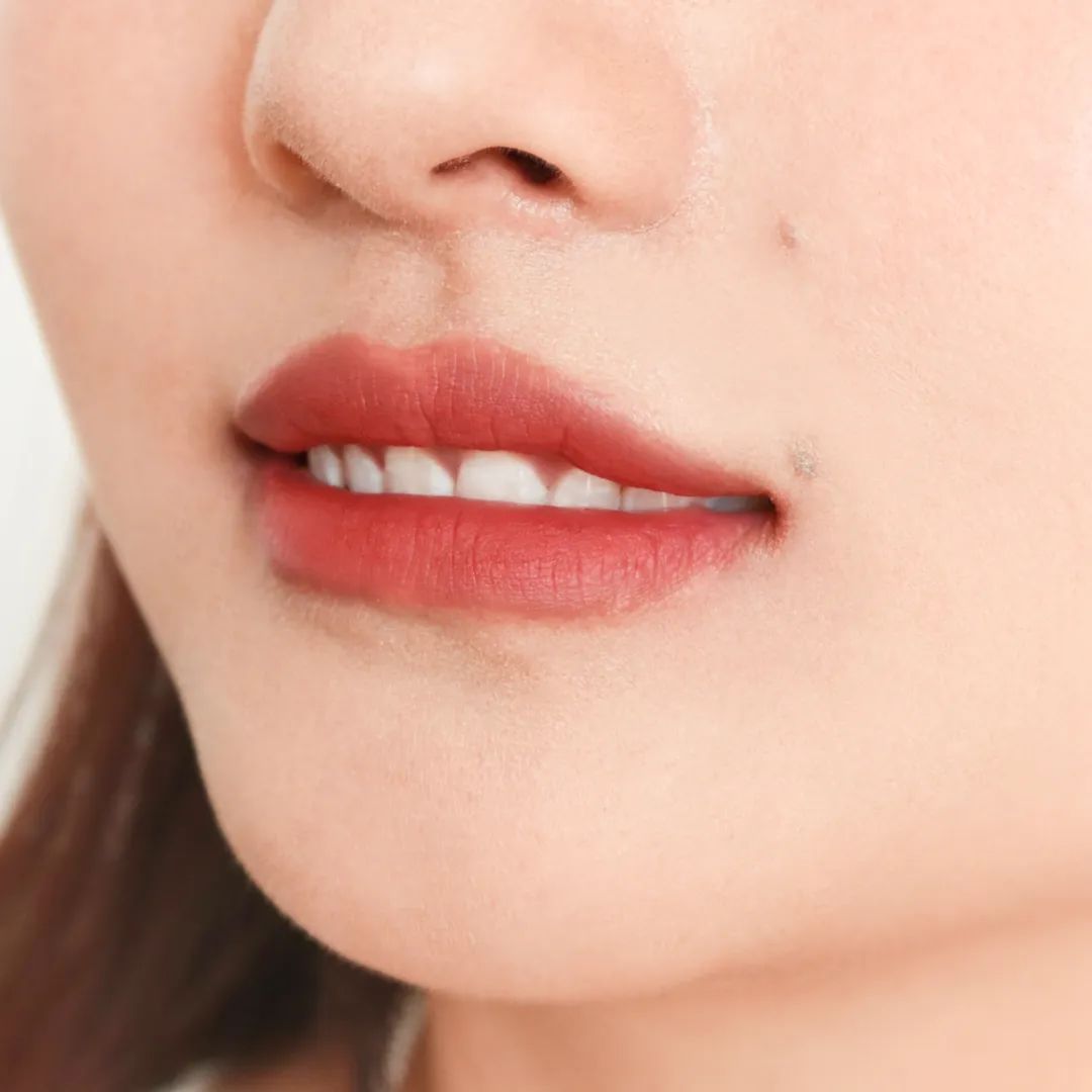 紧身牛仔裤 7支适合黄皮素颜的口红