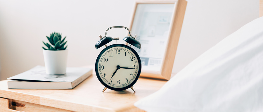 六中全会|聚师网:教资考试愈加激烈,为什么仍然有大量学生报考?