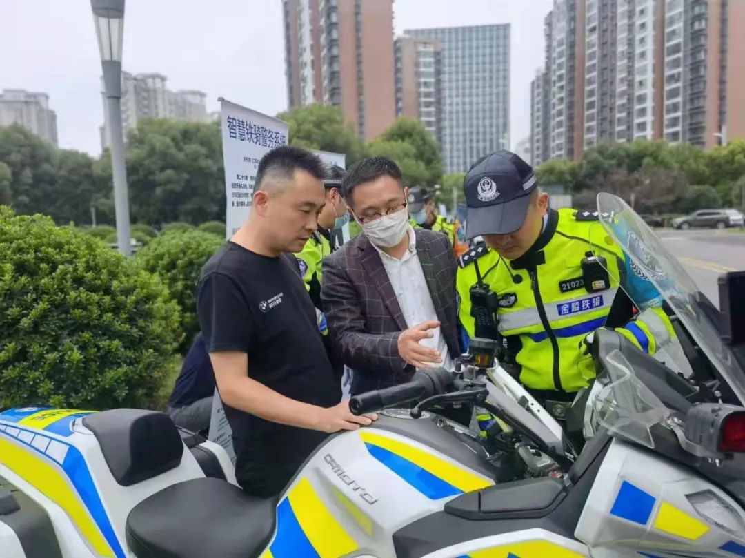 盾魂助力交警铁骑开启智能执法