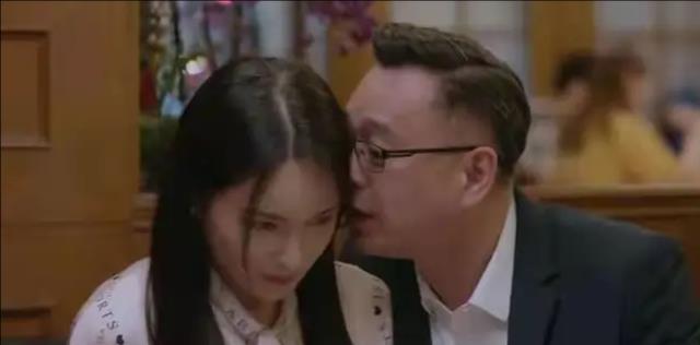 大侦探|《心居》冯茜茜几次献身迷失在诱惑中,她的堕落比海藻更可怕