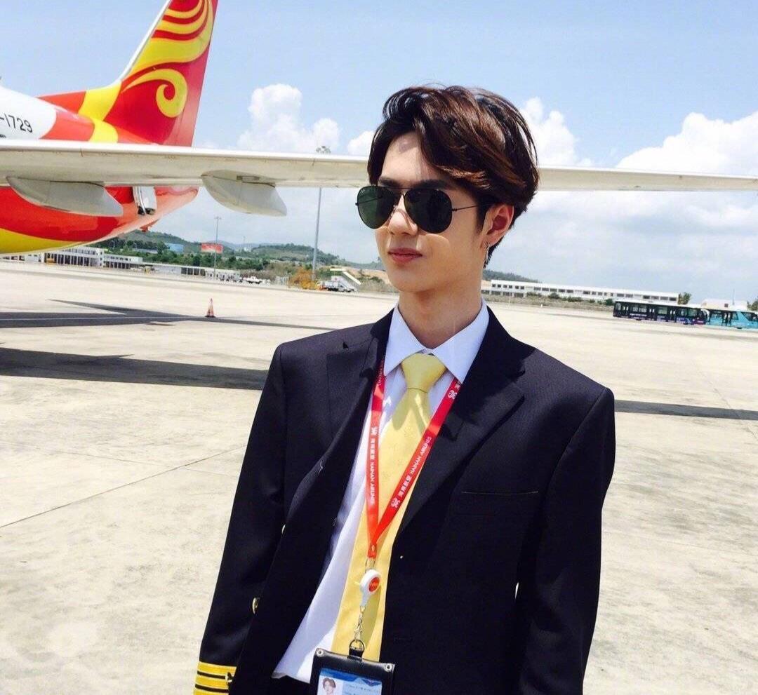 王一博|王一博尝试新角色,正式进组长空之王,王牌飞行员准备就绪