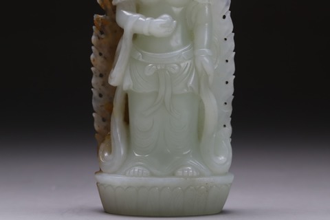 和田玉籽料|舊藏和田玉籽料“枣红皮 观音菩萨”立像