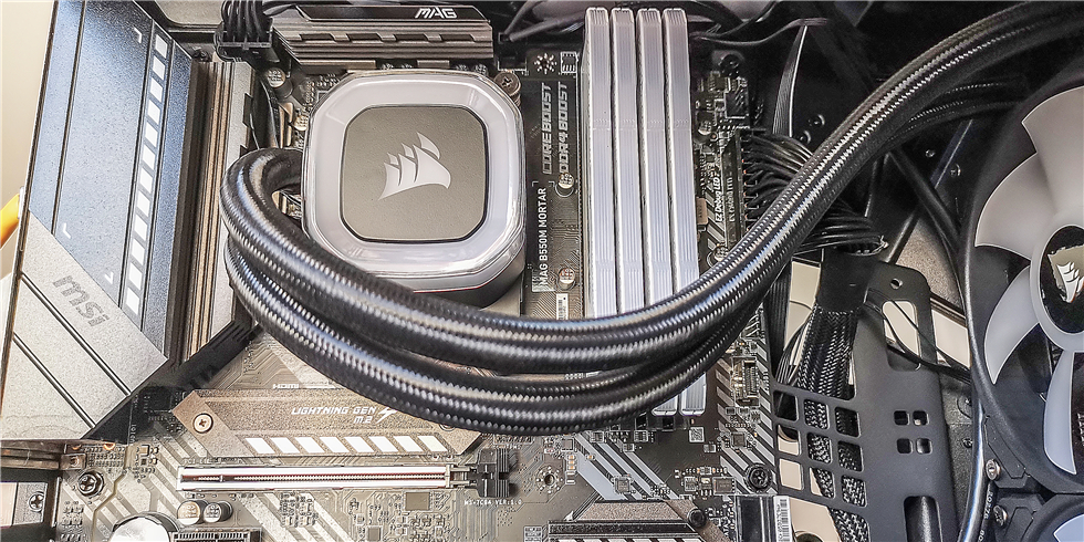 机箱|桌面上的武直——5800X+索泰3080天启+TT阿帕奇MINI机箱装机