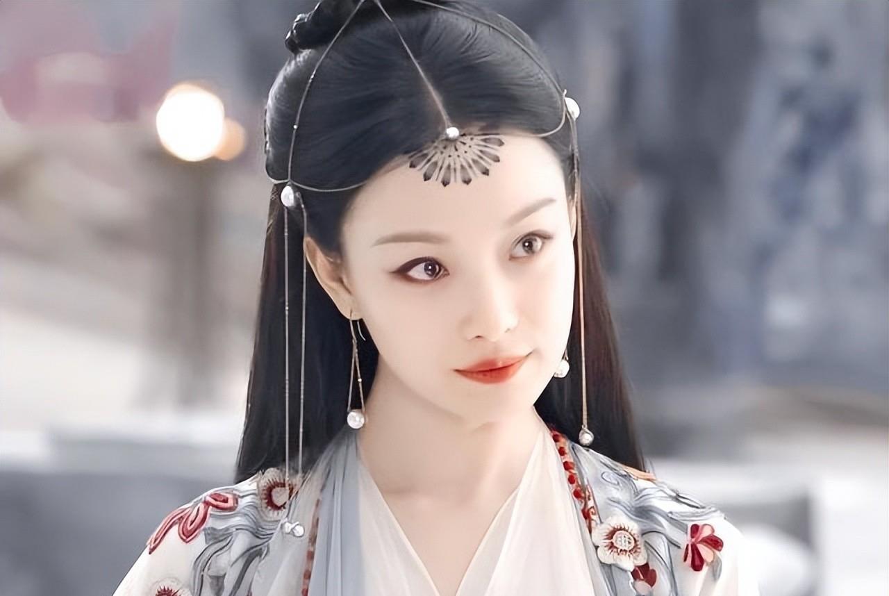 赵丽颖|85花近况尴尬？赵丽颖转型难，刘诗诗演技被嘲，唐嫣2年未拍戏