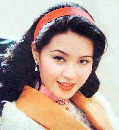 方舒|方舒：被屠洪刚抛弃，20年独自抚养女儿，那英道出她的难言之隐