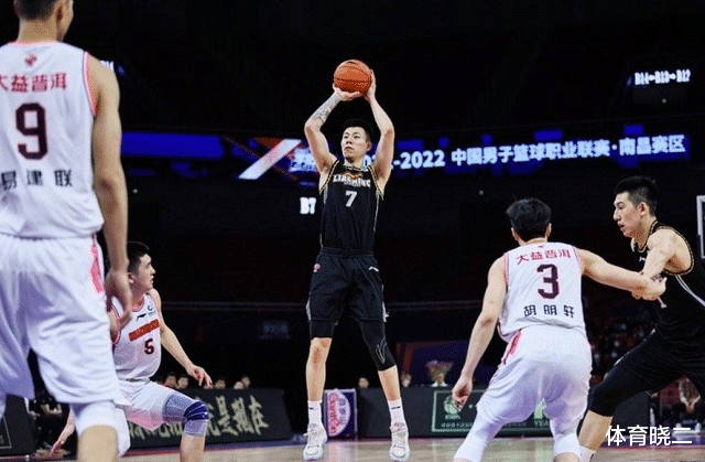 广东男篮|辽粤大战赛后！李晓旭致敬广东，郭艾伦伤势变重，媒体为徐杰发声