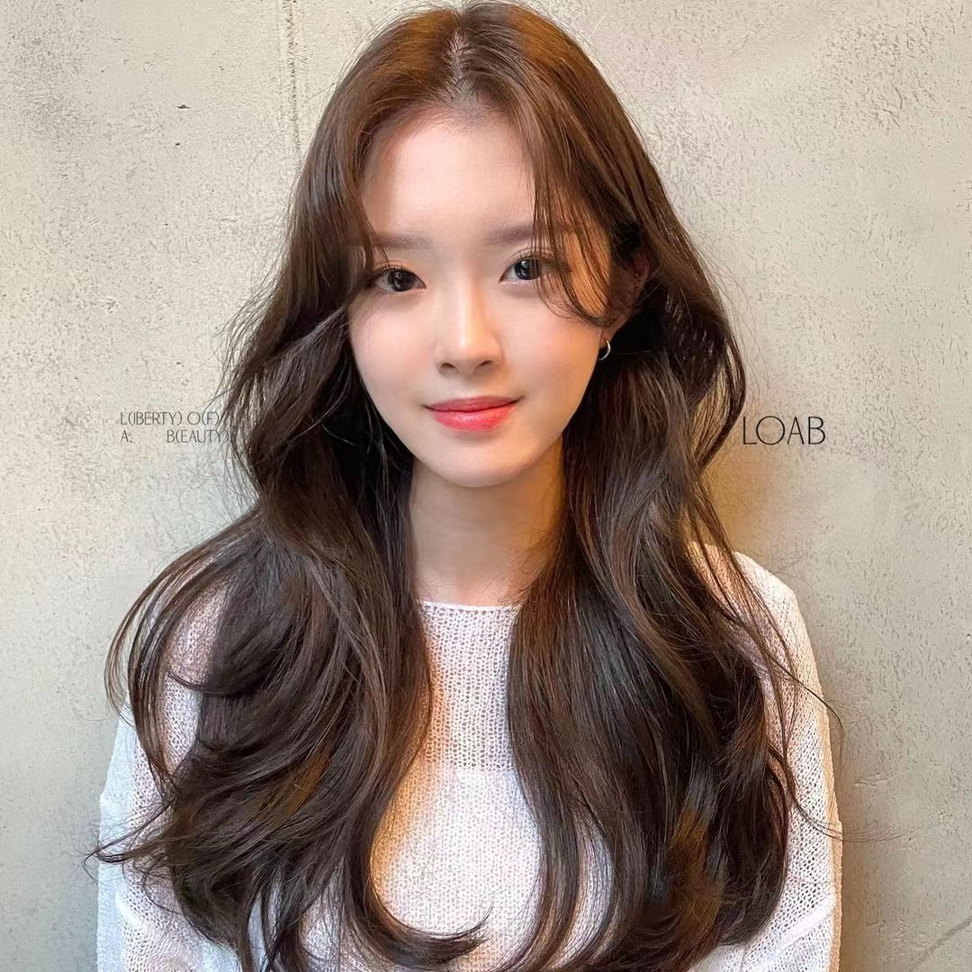 烫发 奔三的女生怎么样烫发,时尚洋气不老气,不伤发质还要好打理?