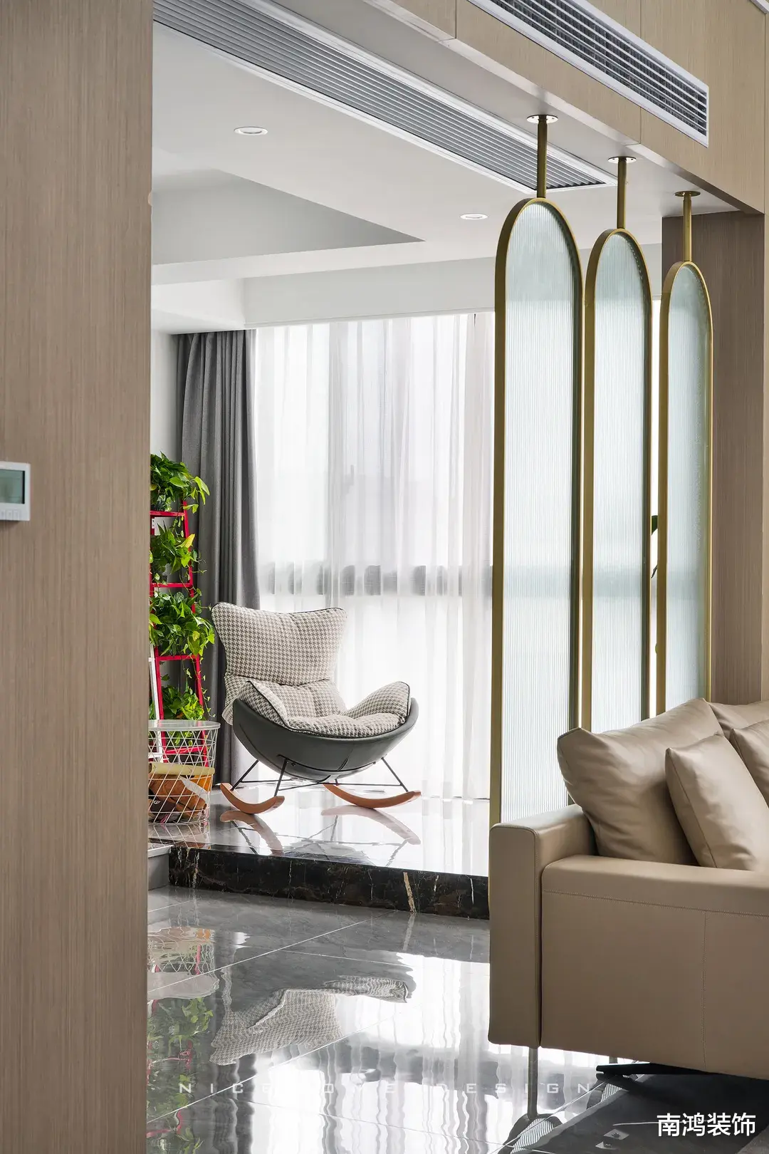 挑高客厅的魅力魔法,“装”出大别野的气势!