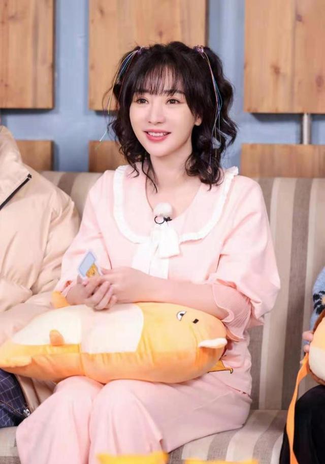 刘亦菲|柳岩：亲情和爱情都有泪，“性感”只是人设，拼命赚钱才有安全感