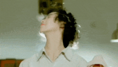 翁虹|?出身于高级知识分子的家庭，她却是出名的“艳星”