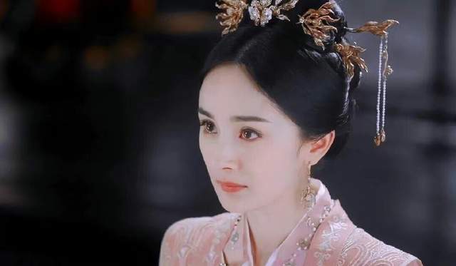 杨丽萍|古装比拼:刘诗诗古装,杨幂古装,唐嫣古装,杨蓉古装,谁更美呢