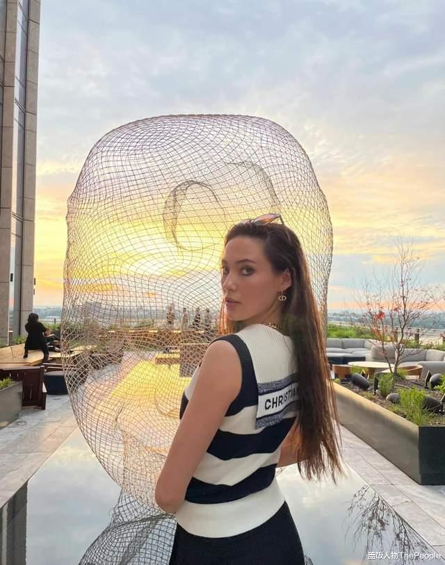 奥运会|12天登三大刊!看看谷爱凌奥运会后首秀,值得总监为她下场开撕吗