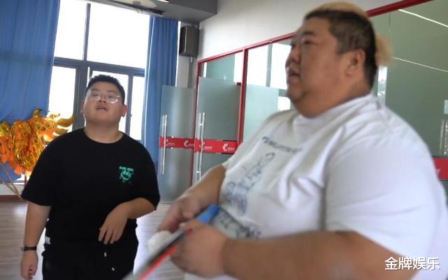 网红胖猴仔减重初见成效!两个月瘦了50斤,睡觉却要戴呼吸器