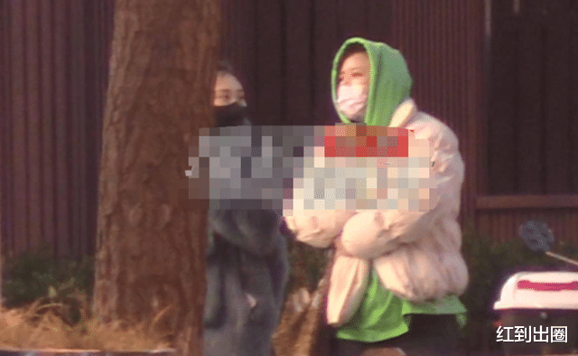 马思纯|马思纯在家做饭被拍,小腹突出明显疑似怀孕,大腿粗壮仍坚持健身