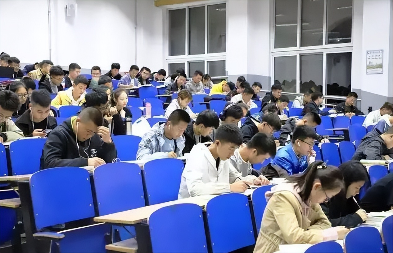 求职|本科生已经不值钱了？看了这份真实数据，打脸“读书无用论”者