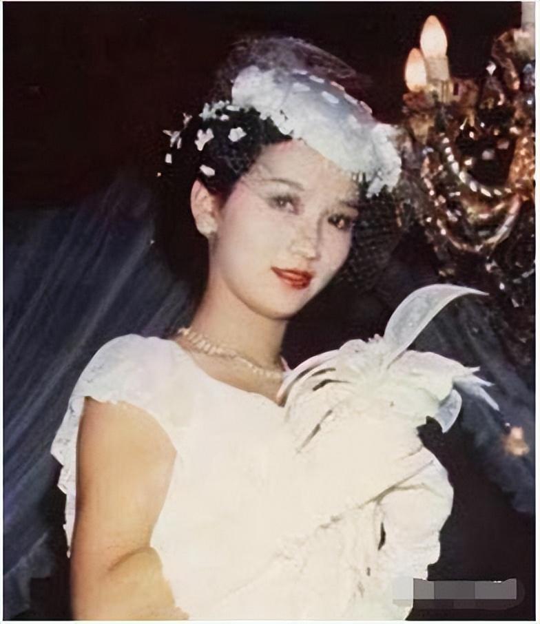 刘晓庆|刘晓庆林凤娇林青霞,同是70岁老妇,却是一个姑娘和两个老奶奶