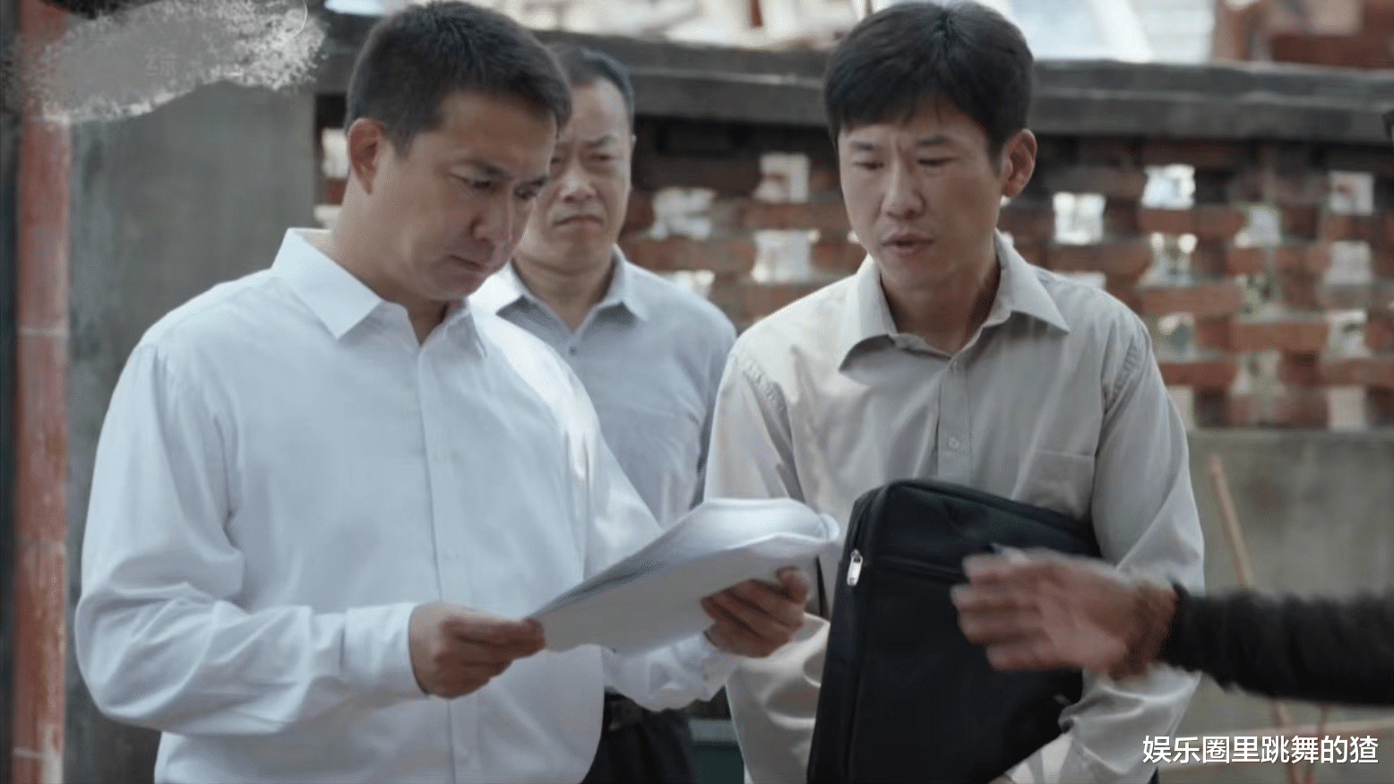 县委大院|《县委大院》首播口碑出炉!观众评价一针见血,官媒评语字字珠玑