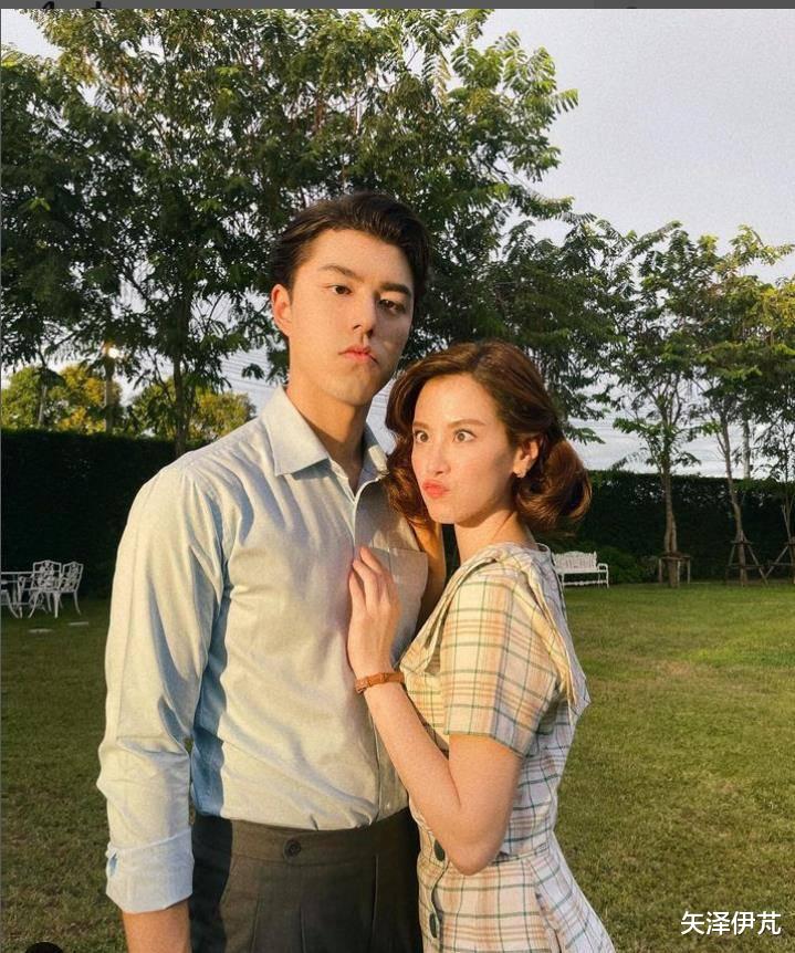 电影|偶像剧照进现实!国外顶流女星被男演员公开告白,5年友情变爱情