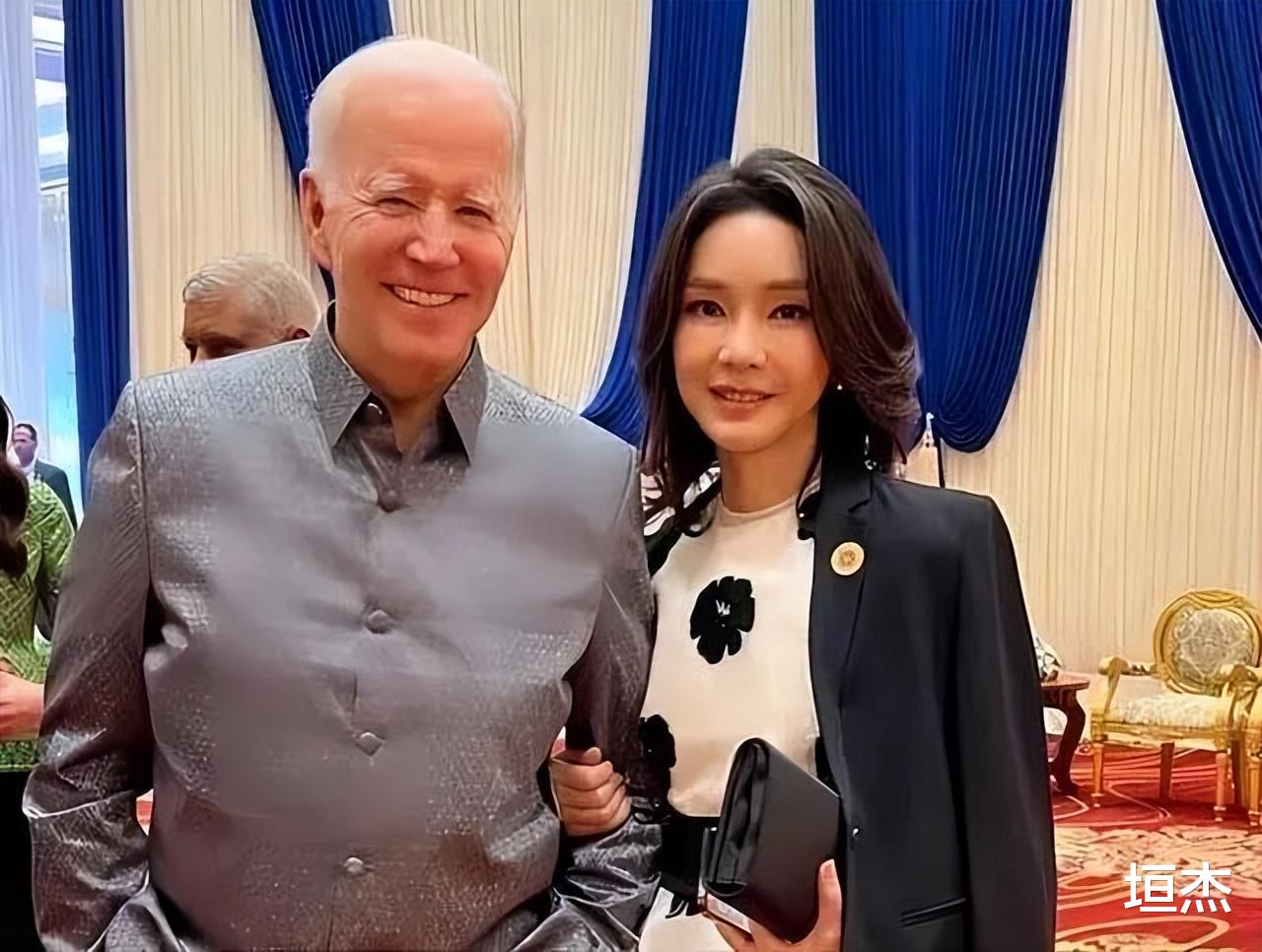 退休|韩国第一夫人又美出圈，模仿赫本引关注，但“整容脸”更抢镜