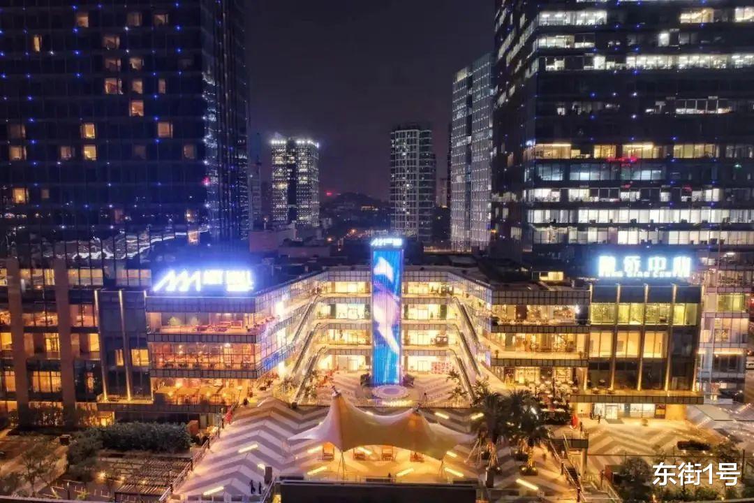 卫生间|突发!网传融侨副总裁以上人员暂停发薪!