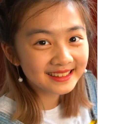 贾云馨|躲过长大的多多和甜馨,却没躲过“开挂”的小四月,美到犯规!