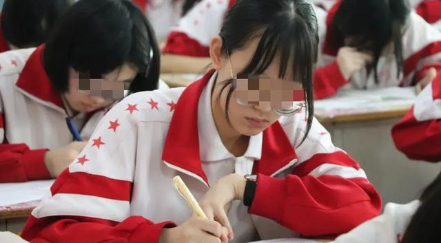 案例:少女发现父亲出轨老师,心理失衡下酿成悲剧