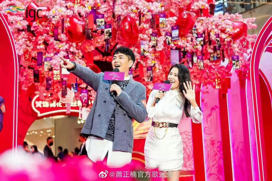 黄翠如|TVB萧正楠黄翠如亮相广州商业活动,吸引大批粉丝支持