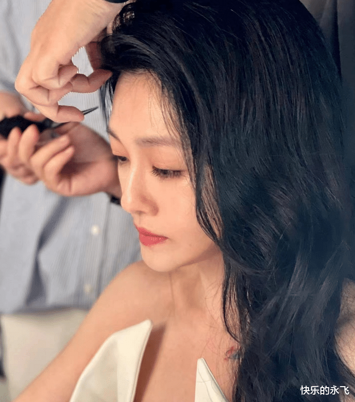 大S|大S姐妹的营销能力真的是可见一斑了,仅仅是复出拍了一组照片