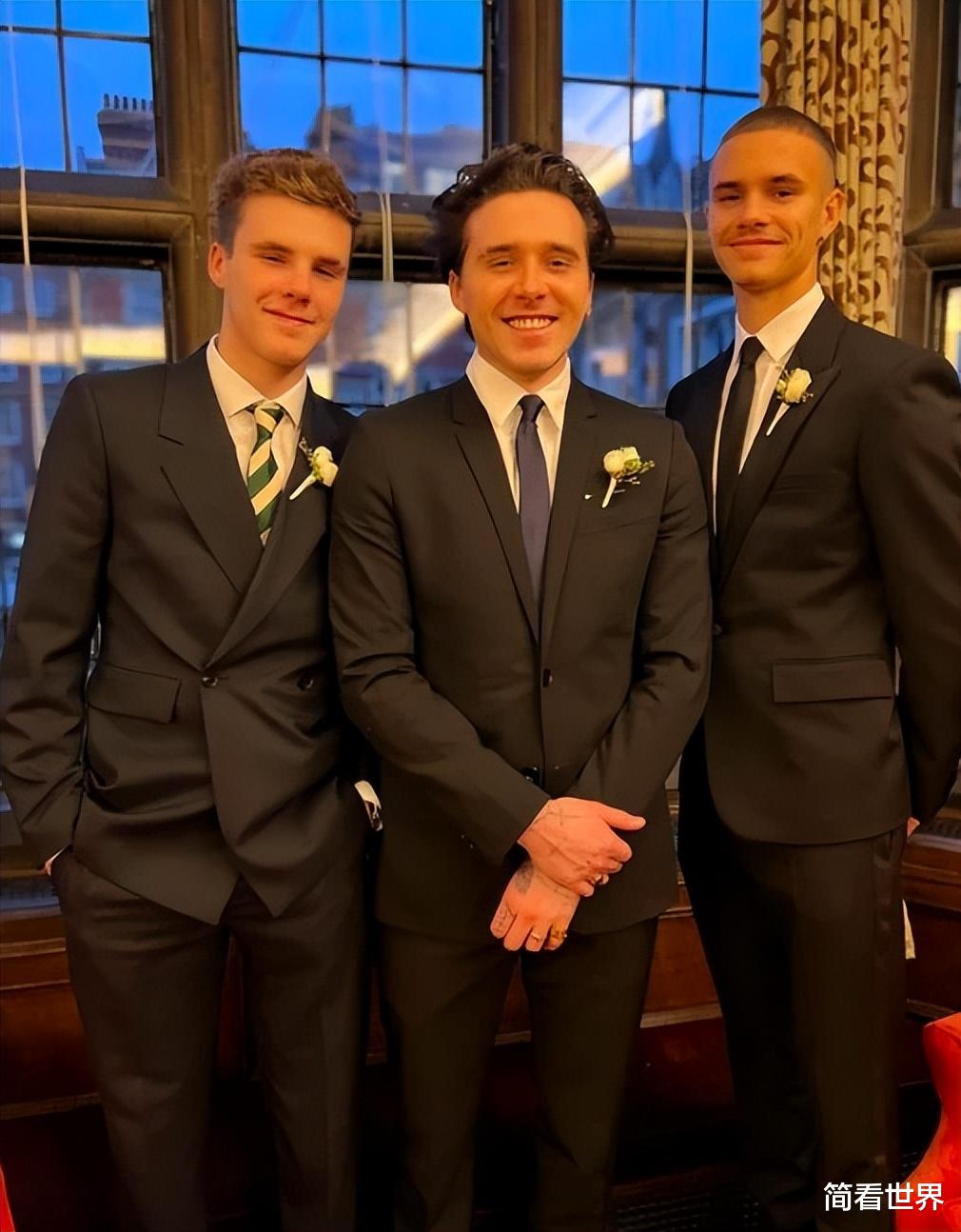 哈珀·贝克汉姆|47岁贝嫂抢新娘风头!穿吊带“睡裙”出席大儿子婚礼,小七变胖妞