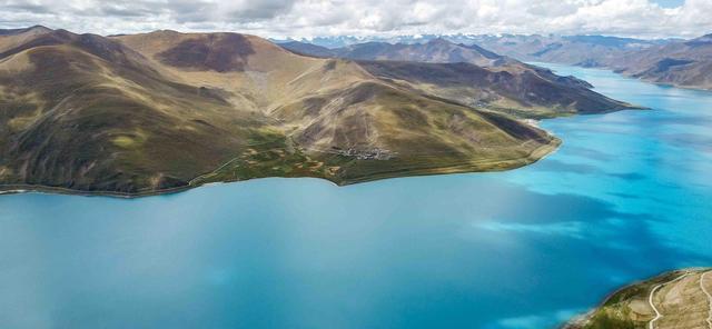 欧洲旅游|世界上最美丽的水之一：西藏羊卓雍措，来此邂逅净土，追逐灵魂吧