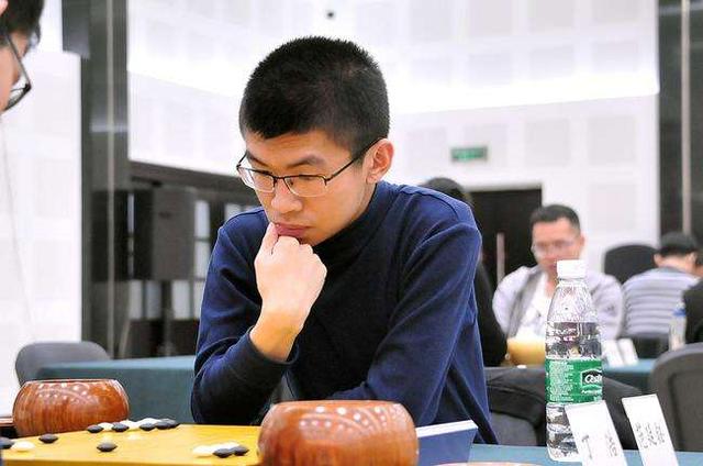 申旻埈|28日围棋赛事 井山惨遭屠龙 烂柯决赛今进行 申旻埈力克金志锡