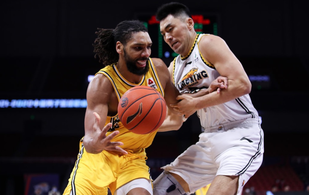 贾利尔·奥卡福|一言难尽的奥卡福，总决赛场均9+3，命中率38%，难怪NBA不要他