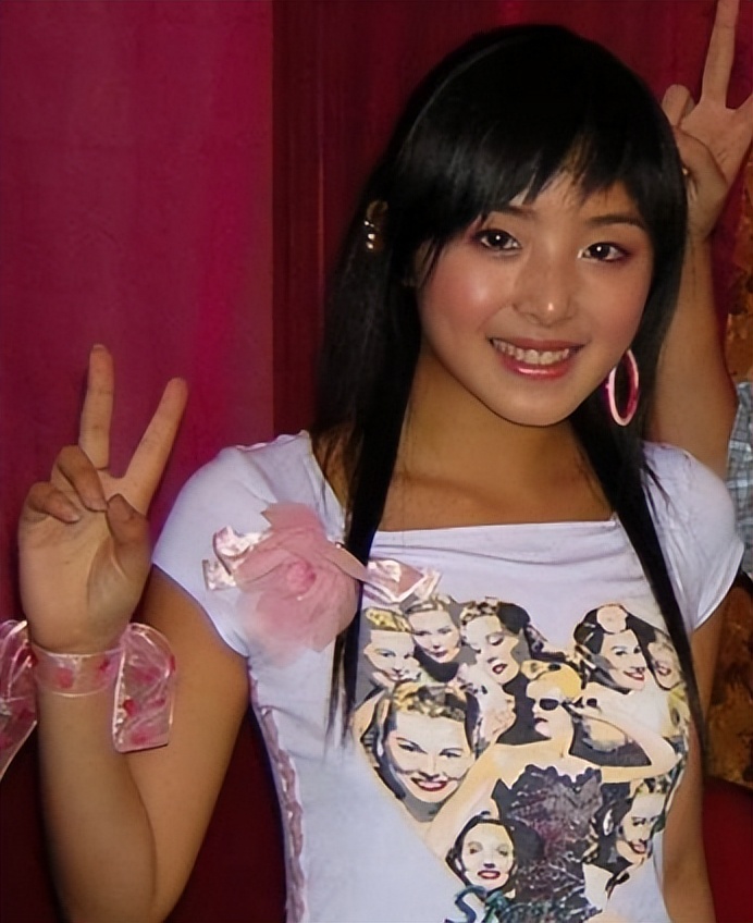 张含韵|张含韵疑似恋情曝光，曾被骂“公交车”女孩，在节目上被强迫看自己的不雅照