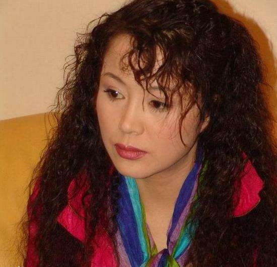 于小慧|演员于小慧:没出月子被迫离家,单亲妈妈35年,风光背后有眼泪