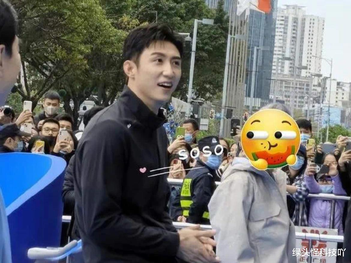 情人节|情人节的娱乐圈“有点忙”：1对官宣，4对秀恩爱，3对忙辟谣