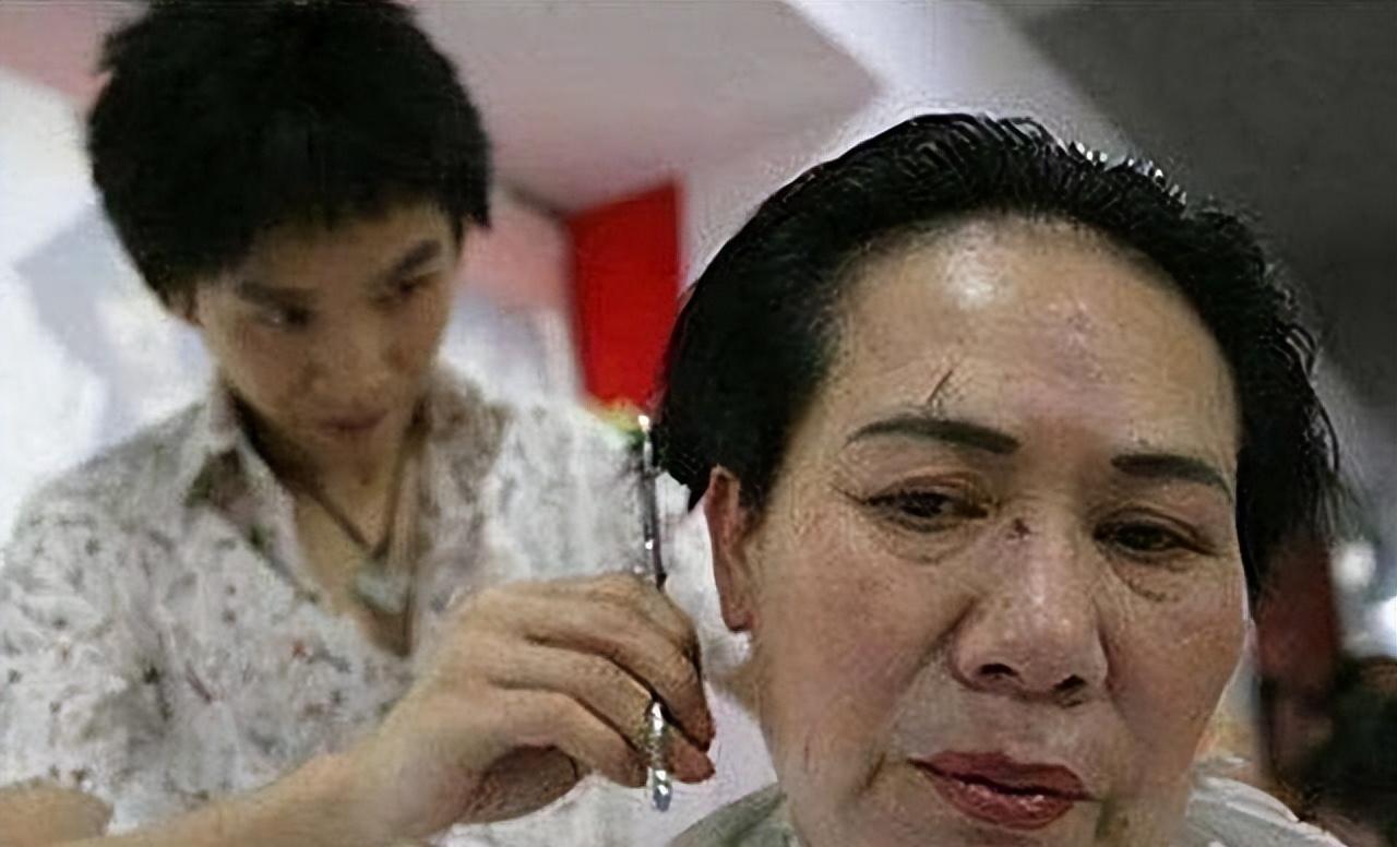 唐国强|女演员陈燕：扮演毛主席走红，穿26公分特定鞋，出场费高达5位数