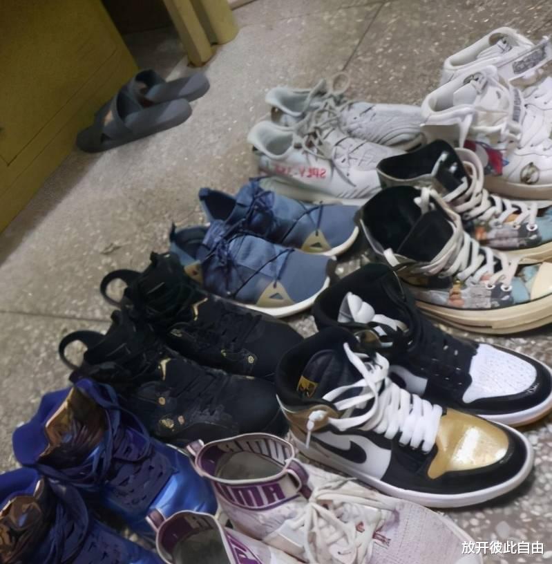 浙江发现一户人家,鞋子不乱堆门口,拍下给大家学学,真心钦佩!