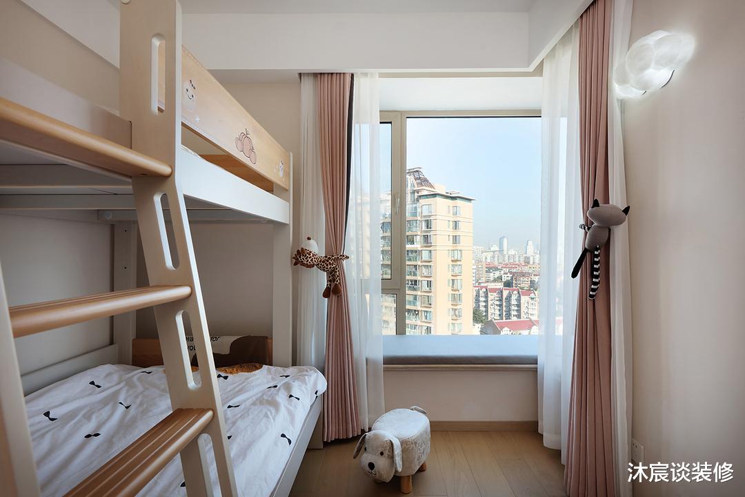 30岁姐姐的新家,全屋刷白配着原木,这样的“穷装”安静又治愈!