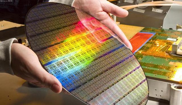 OLED|7亿一台还买不到？卡住我国OLED咽喉的设备，中企已实现量产