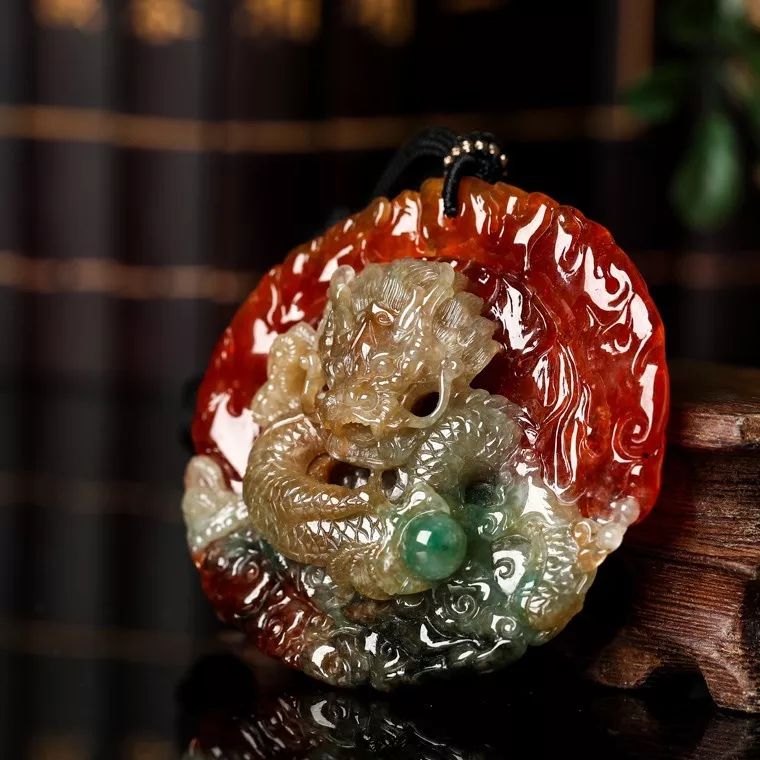 翡翠|翡翠送礼有讲究，送对更贴心！