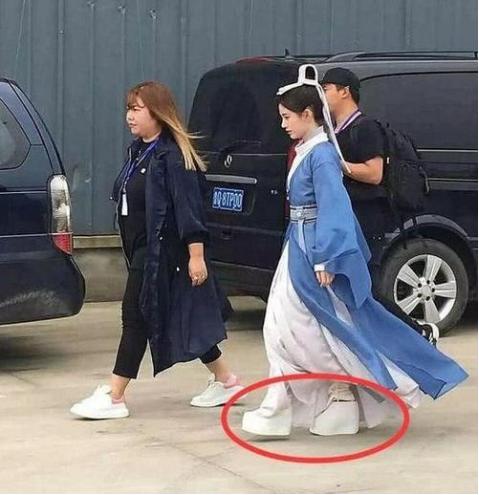 男神女神|京保教育：半截美人，看脸是天仙看身材又太虐，男神女神都逃不过