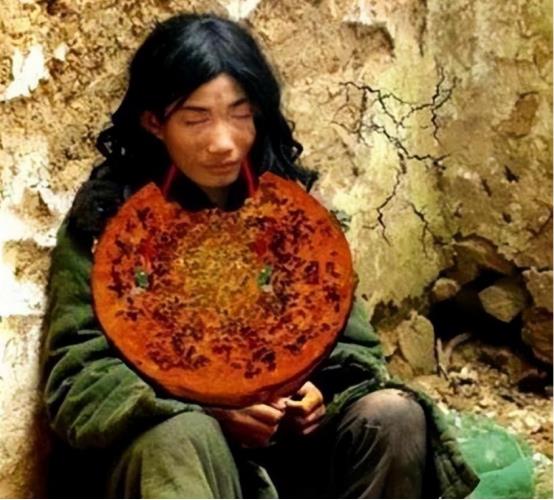 “天下第一懒人”杨锁,吃喝拉撒全在床上,23岁懒死家中。