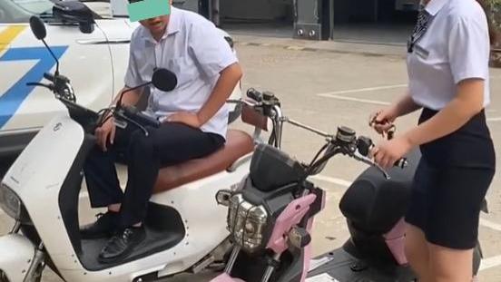 女子锁错车，男子苦等几个小时，女子：我可不是随便的女人