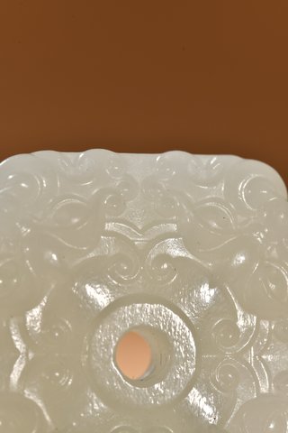 |和田玉兽面把件