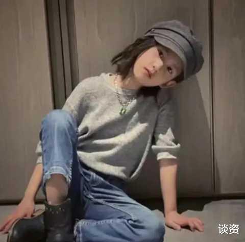 黄磊|黄磊首次带小女儿出境，为谷爱凌加油，颜值不输多多，也太漂亮了吧