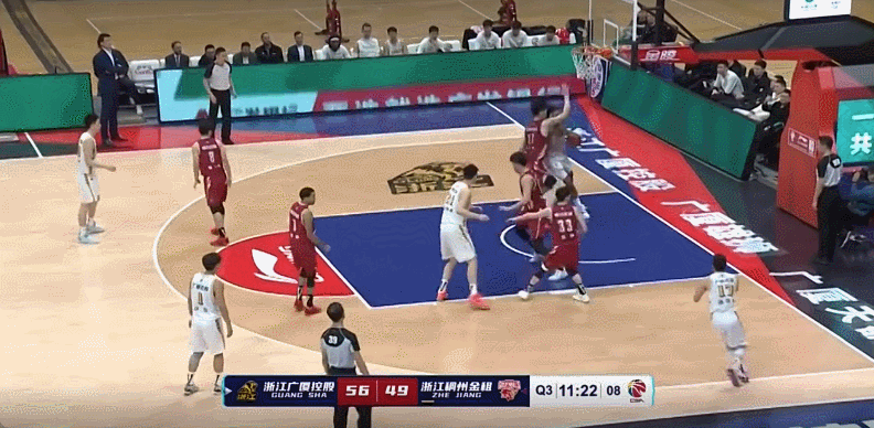 NBA|太横了！隔扣中国男篮新人王！NBA探花刚来就成第一中锋